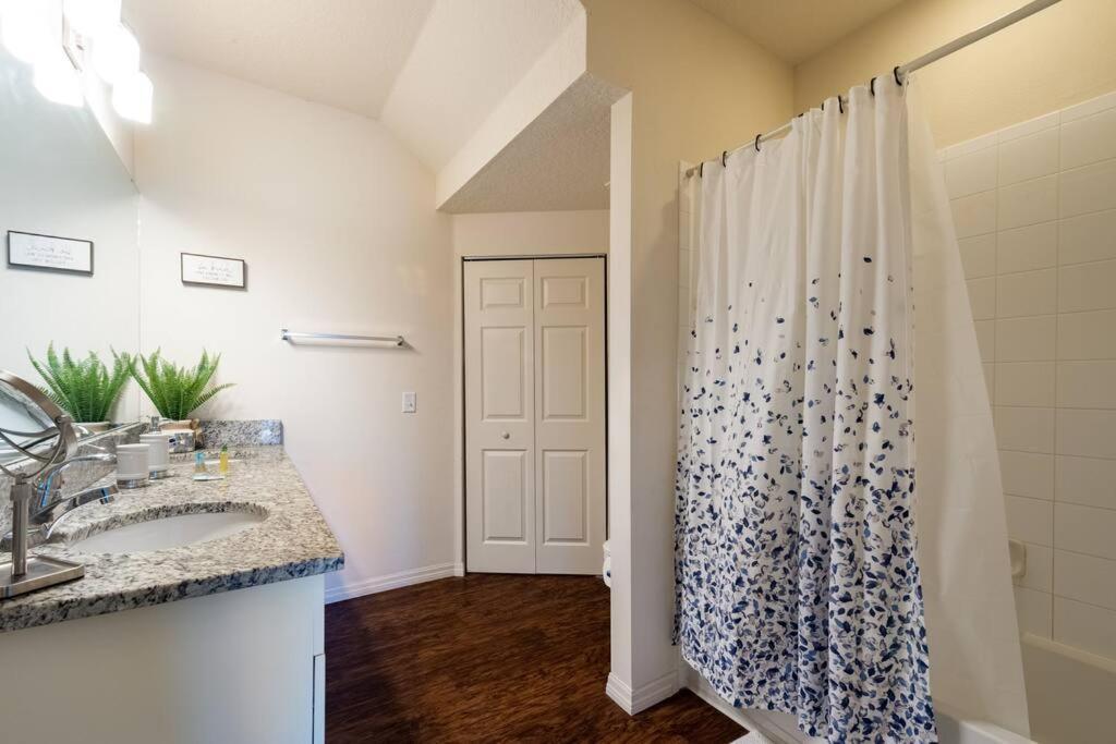 Super Comfy And Spacious 3 Bedroom 10 Minutes From Disney, With Major Shopping 4 Minutes Away 키시미 외부 사진