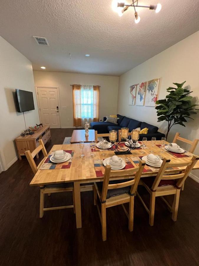Super Comfy And Spacious 3 Bedroom 10 Minutes From Disney, With Major Shopping 4 Minutes Away 키시미 외부 사진