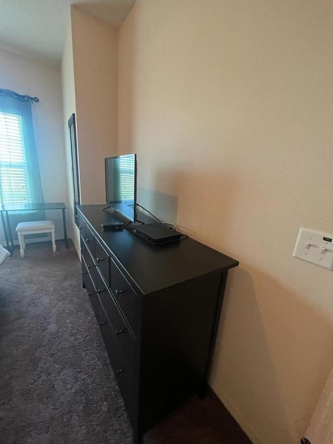 Super Comfy And Spacious 3 Bedroom 10 Minutes From Disney, With Major Shopping 4 Minutes Away 키시미 외부 사진